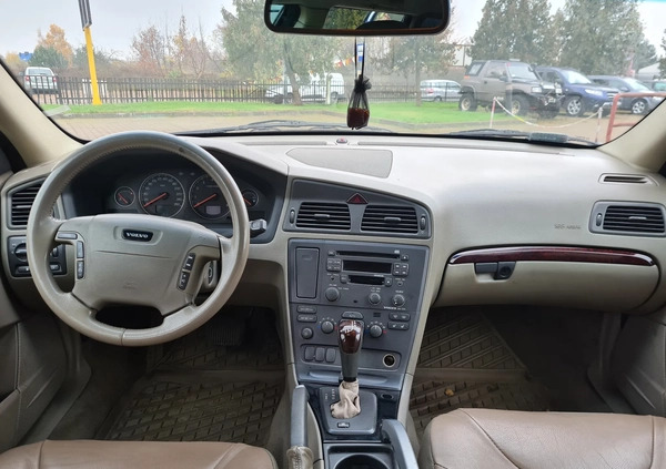 Volvo XC 70 cena 9900 przebieg: 271998, rok produkcji 2002 z Opole małe 137